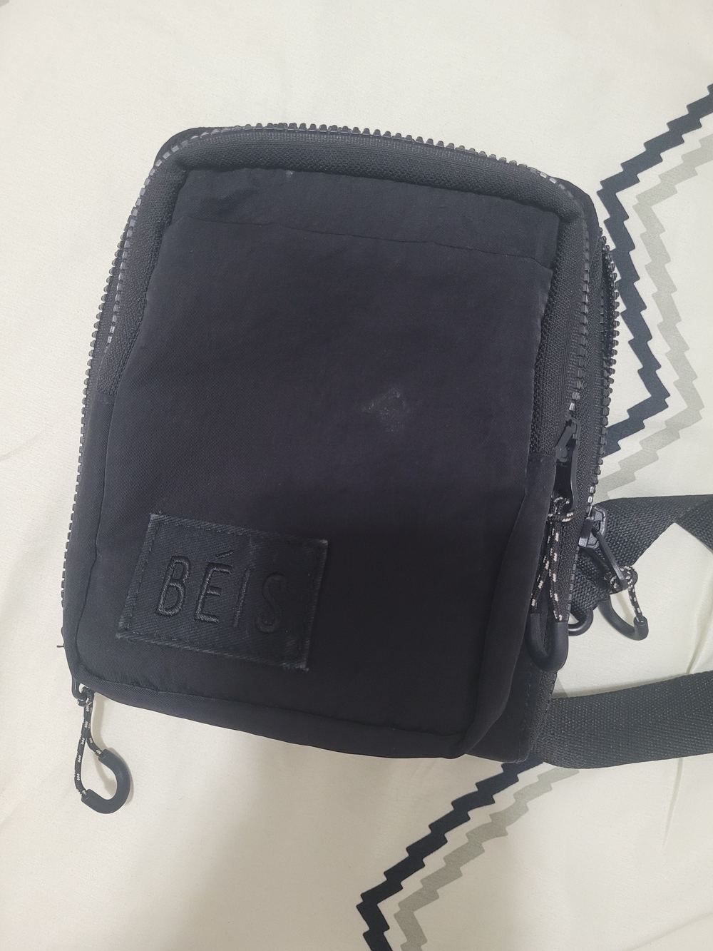 BEIS Black Crossbody Sling Bag